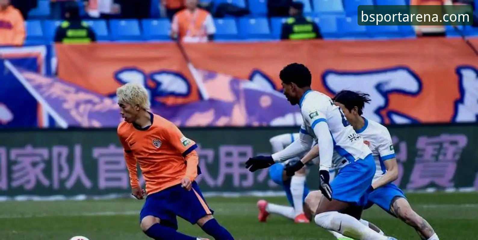 Bsport怎么注册攻略 揭秘13年魔咒终结:青岛海牛3-1击沉海港,一场改写中超格局的逆转之战
